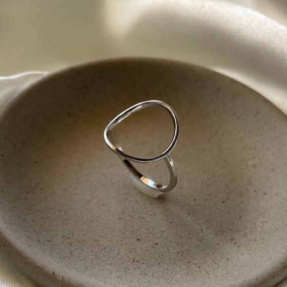 Hollow Oval 925 Sterling Silver Ring - Picture 2 of 3